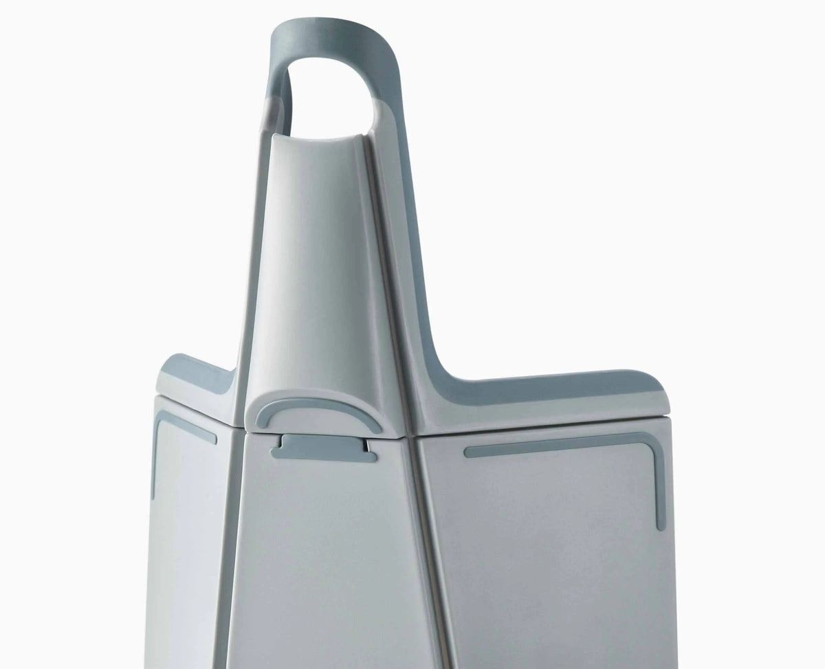 Joseph Joseph Chop2Pot™ Plus Blue Folding Chopping Board