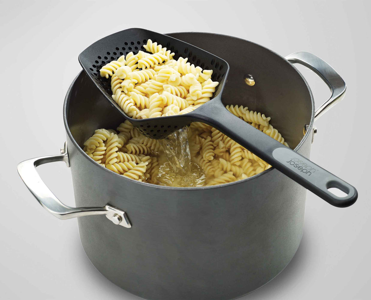 Joseph Joseph Scoop™ Plus Black Colander