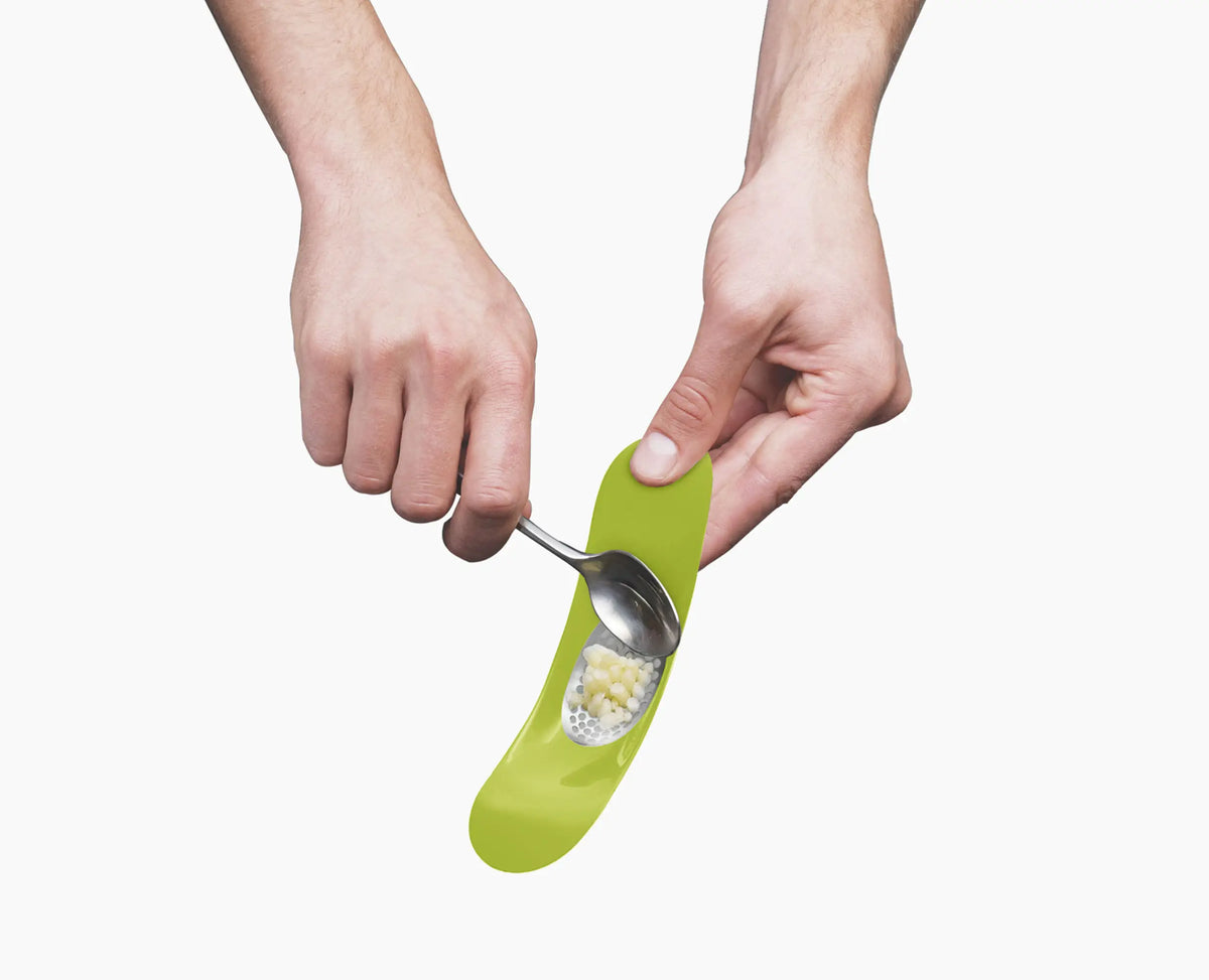 Joseph Joseph Rocker™ Green Garlic Crusher