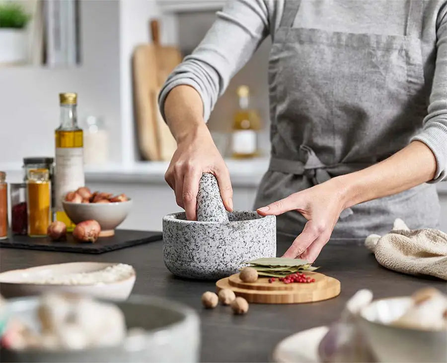 Joseph Joseph Dash™ Pestle & Mortar With Bamboo Lid