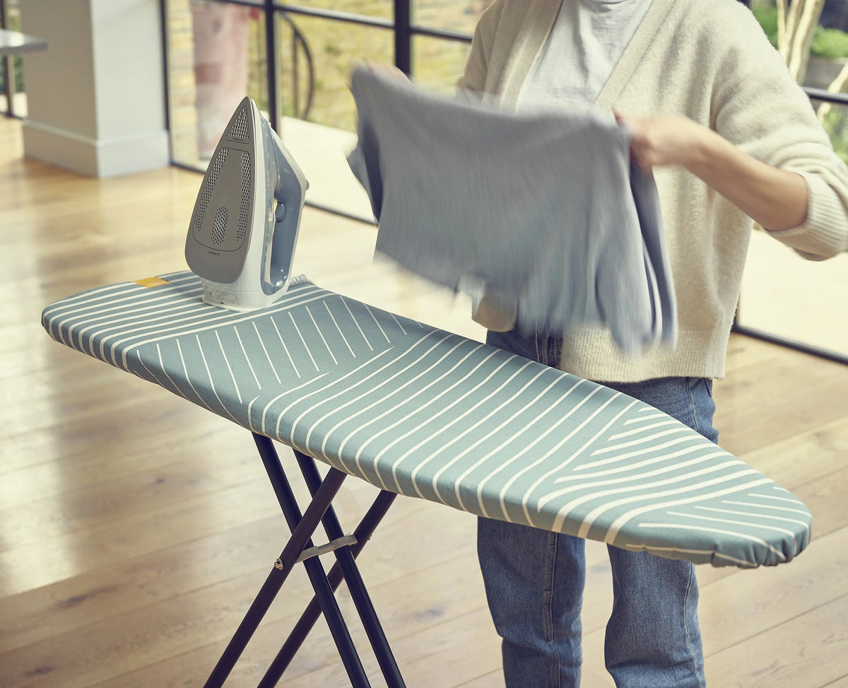 Joseph Joseph Flexa™ 124-135cm Gray Easy-fit Ironing Board Cover