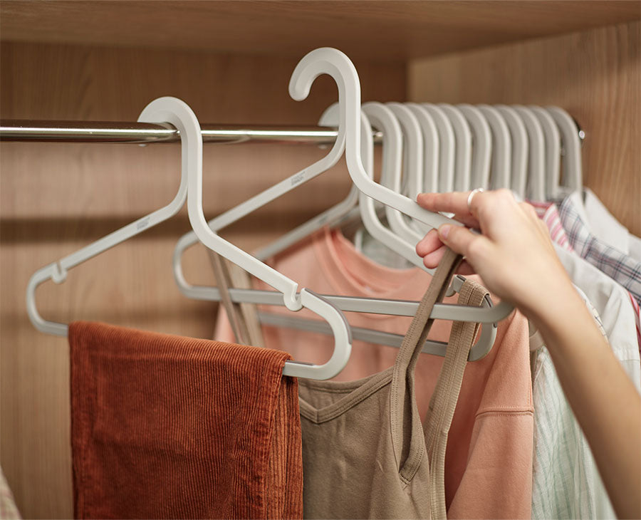 Joseph Joseph Orderly™ Set Of 5 Anti-tangle Ecru Clothes Hangers