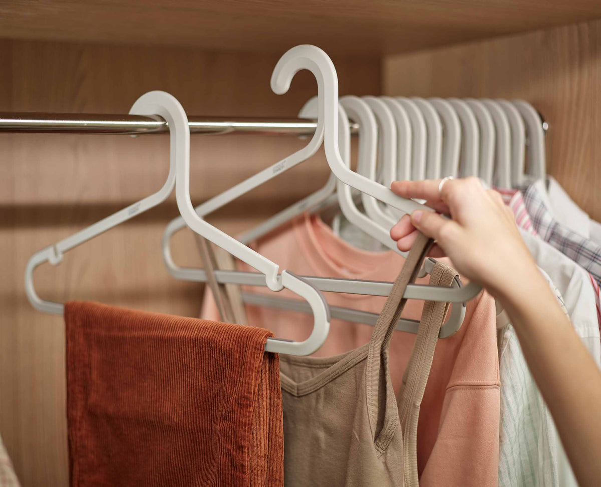 Joseph Joseph Orderly™ Set Of 5 Anti-tangle Ecru Clothes Hangers