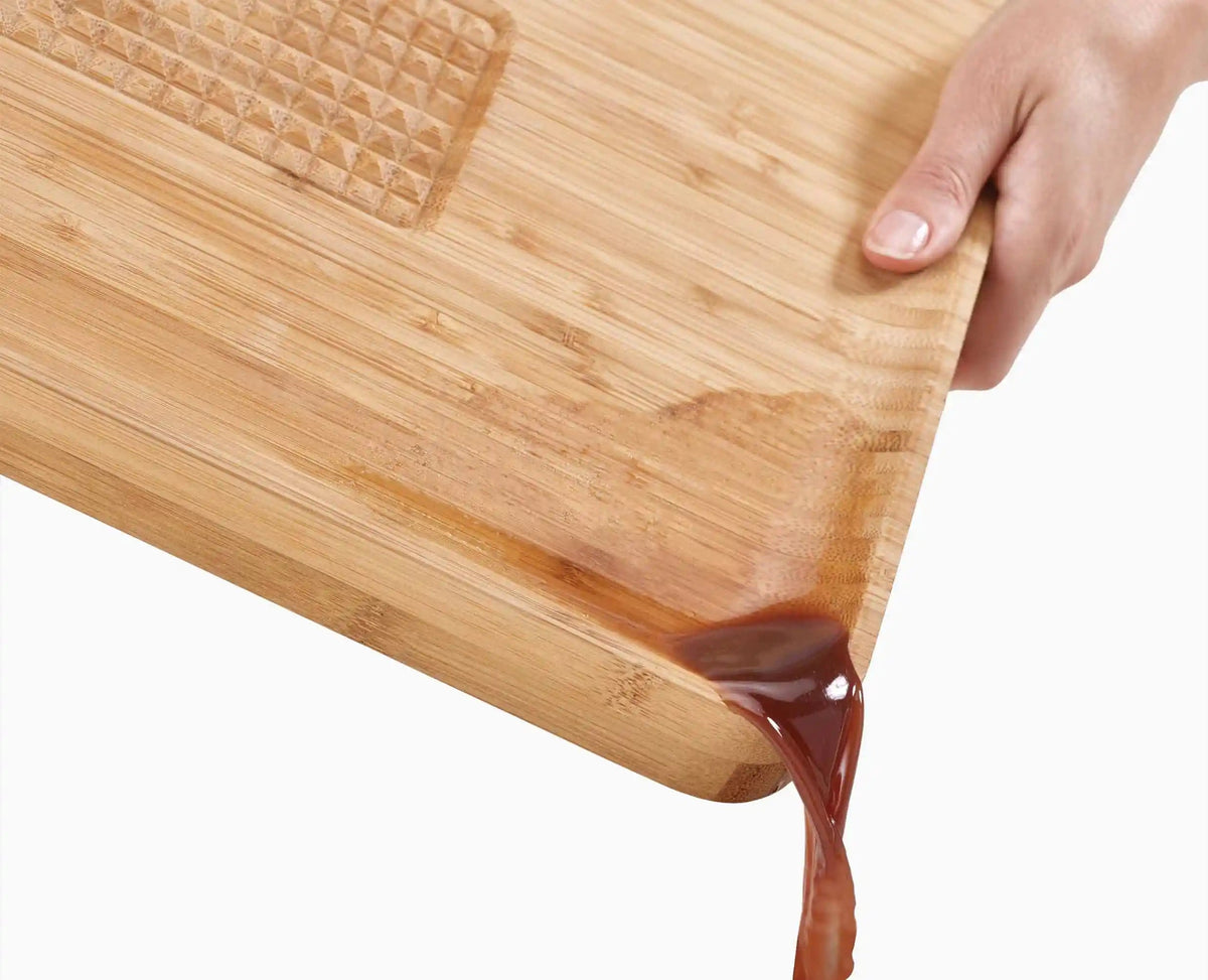 Joseph Joseph Cut&Carve™ Bamboo Chopping Board