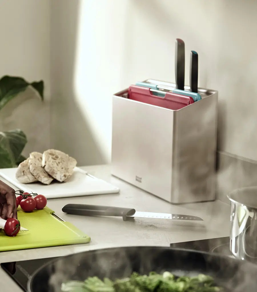 Joseph Joseph Folio™ Plus 8-piece Multicolour Knife & Chopping Board Set