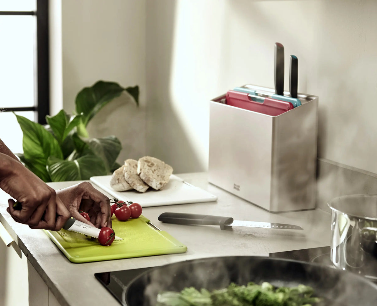 Joseph Joseph Folio™ Plus 8-piece Multicolour Knife & Chopping Board Set