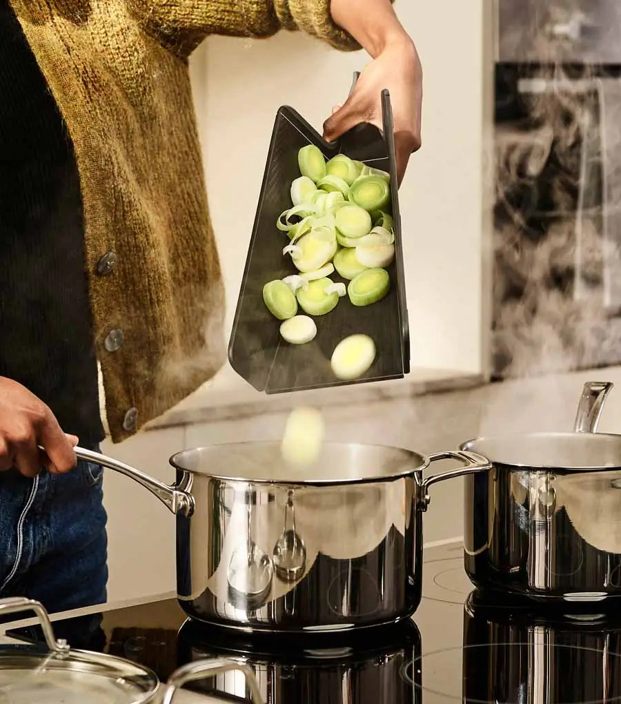 Joseph Joseph Chop2Pot™ Plus Black Folding Chopping Board