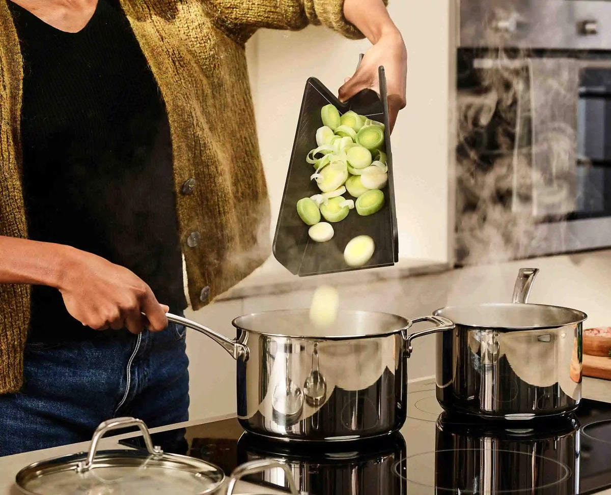 Joseph Joseph Chop2Pot™ Plus Black Folding Chopping Board