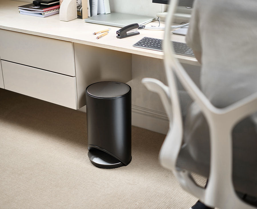 Joseph Joseph Arc™ 10L Easy-push Matt Black Pedal Trash Can