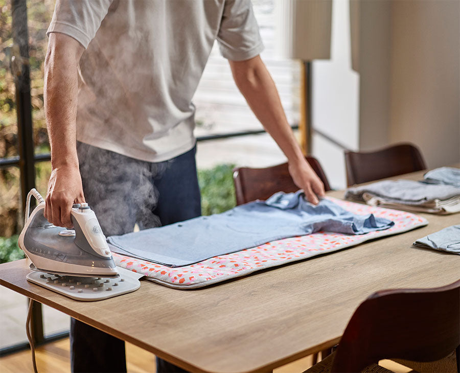 Joseph Joseph Swift™ 90cm Table-top Peach Ironing Mat